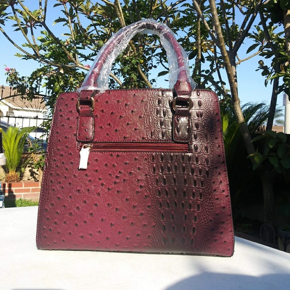 Handbag Republic Vegan Ostrich Leather purse - Picture 3 of 4